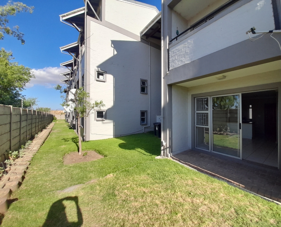 8 Bedroom Property for Sale in Uitzicht Western Cape